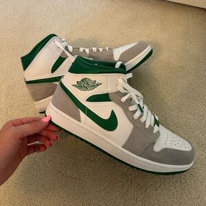 Jordan Mid 1 SE Grey Pine Green sz 9.5